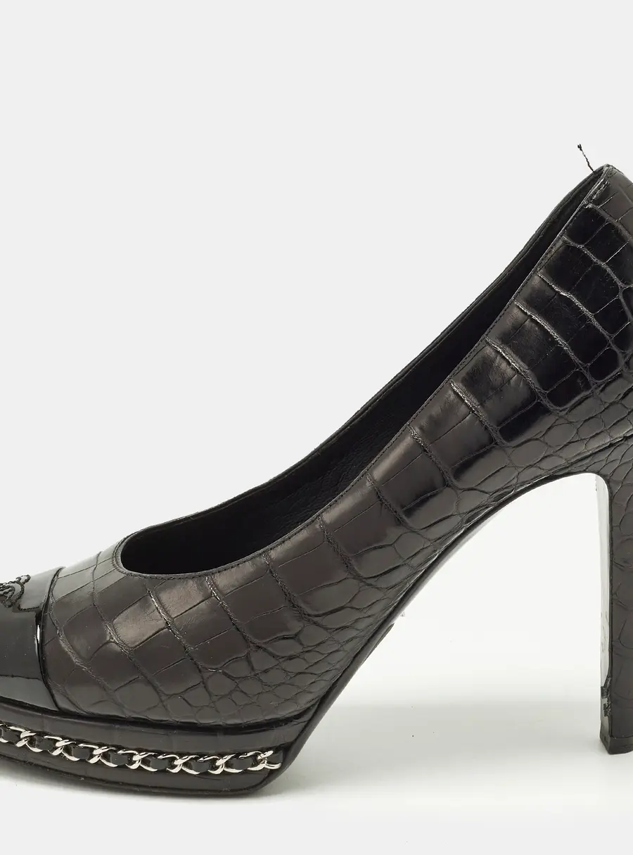 Chanel CC Size 38.5 Black Crocodile Leather Patent and Leather Platform Pumps