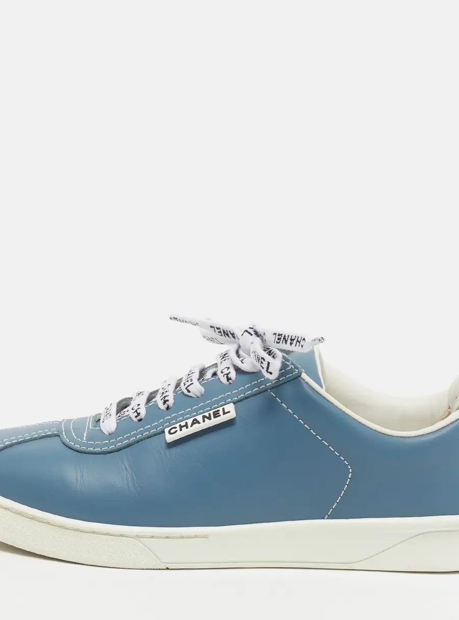 Chanel CC Size 39 Blue Leather Low Top Sneakers