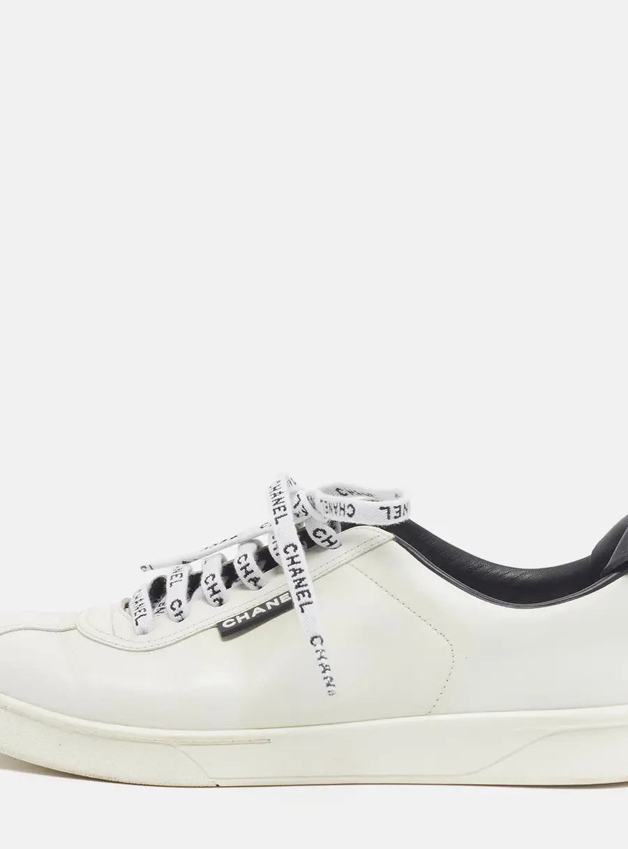 Chanel CC Size 38.5 White Leather Lace Up Sneakers
