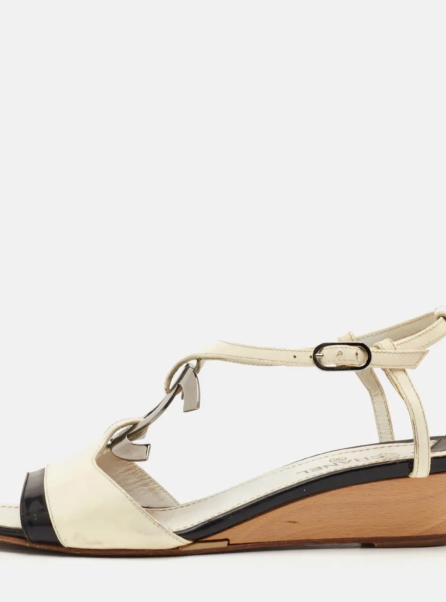Chanel CC Size 38.5 White/Black Patent Leather Ankle Strap Sandals