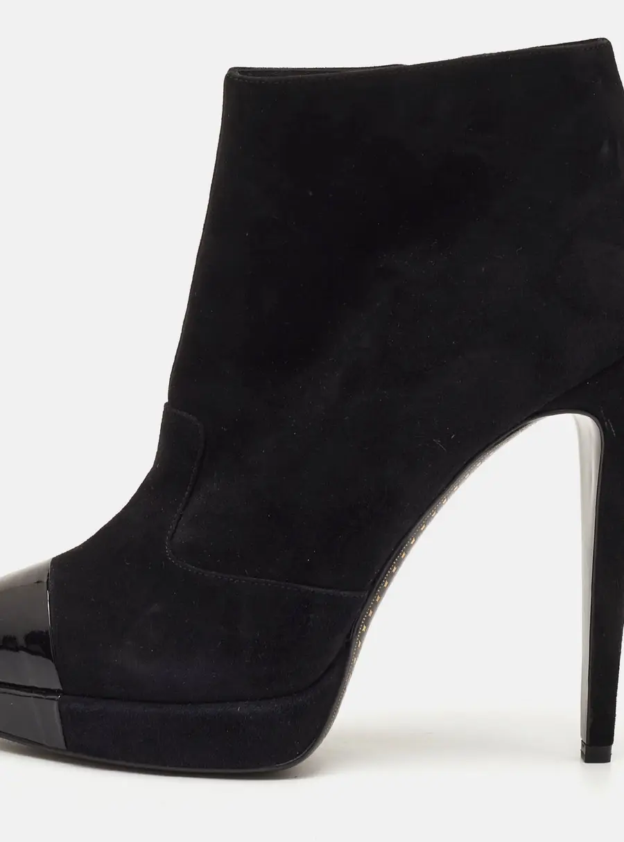 Chanel CC Size 40 Black Suede and Patent Leather Cap Toe Platform Ankle Length Boots