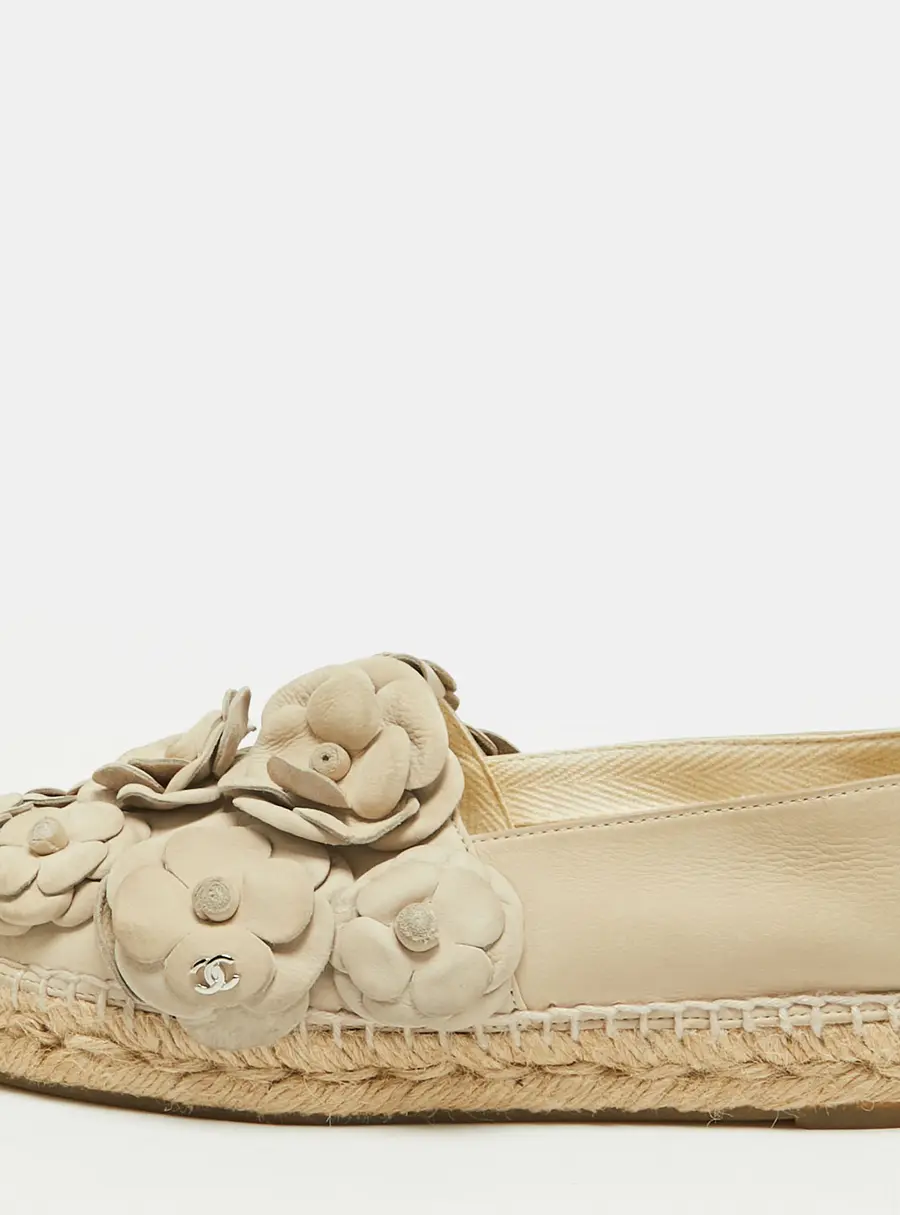 Chanel Camellia Size 36 Grey Nubuck Leather Espadrille Flats