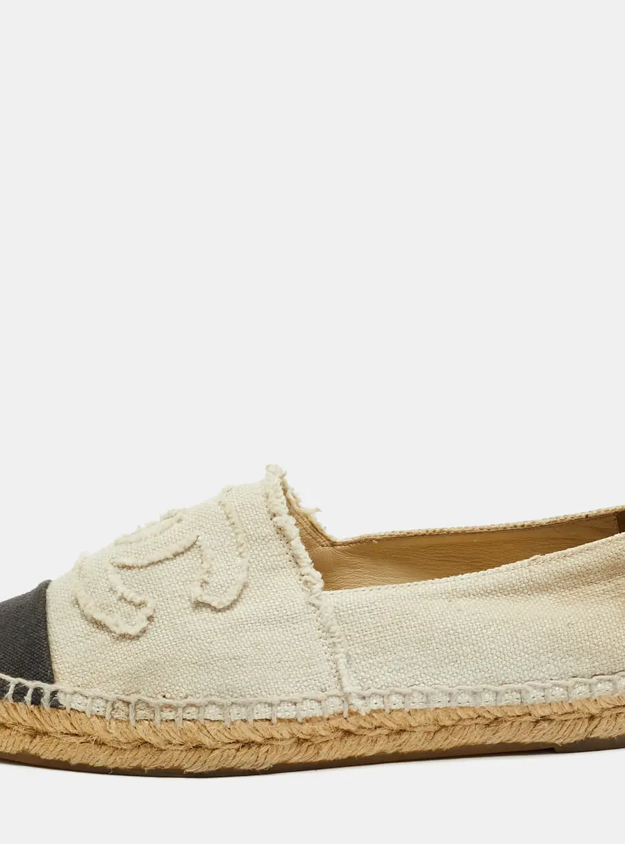 Chanel CC Size 38 Beige/Black Canvas Cap Toe Espadrille Flats