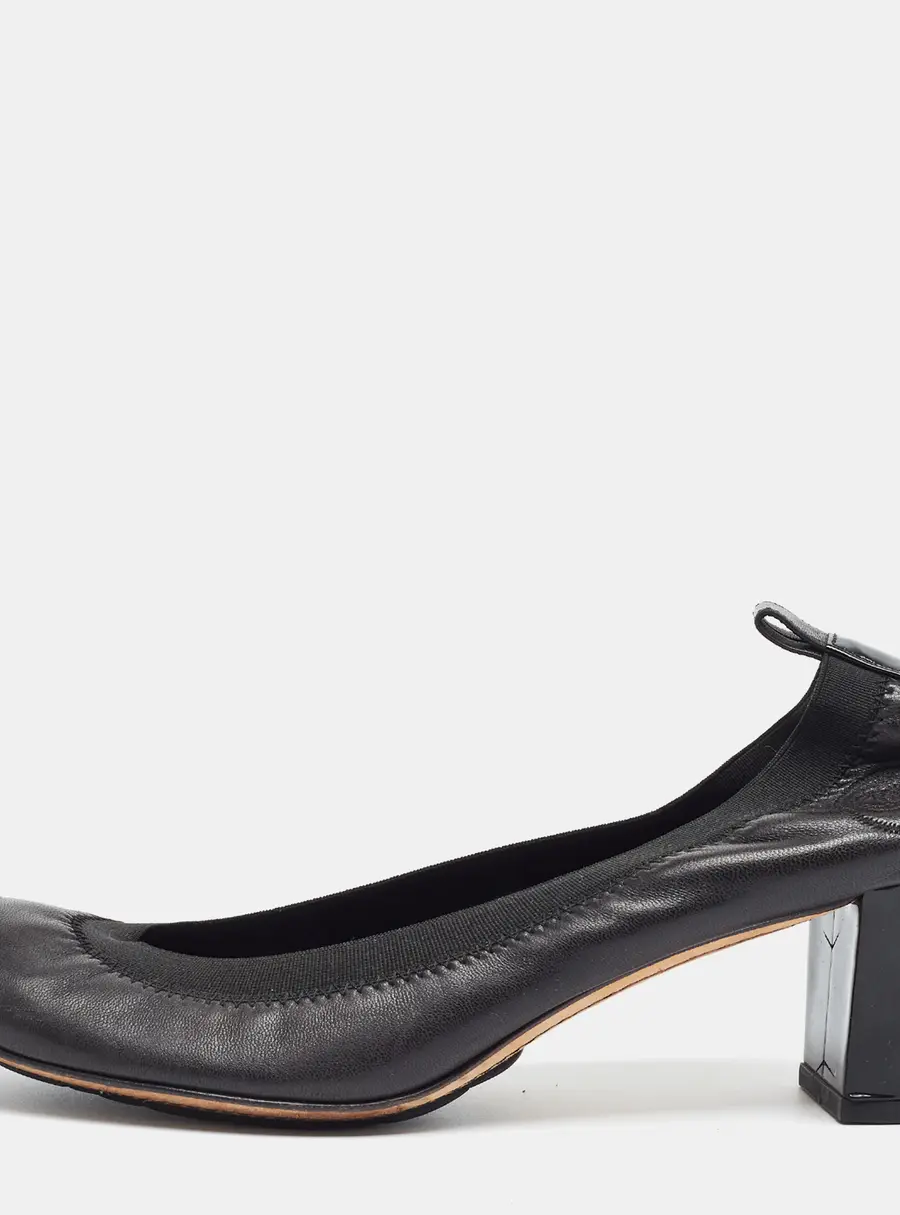 Chanel CC Size 40 Black Leather and Patent Leather Block Heel Pumps