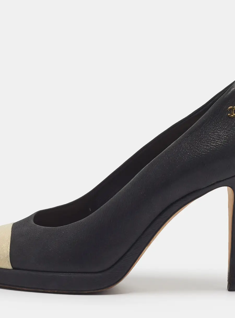 Chanel CC Size 40 Black/Cream Nubuck Leather Platform Pumps