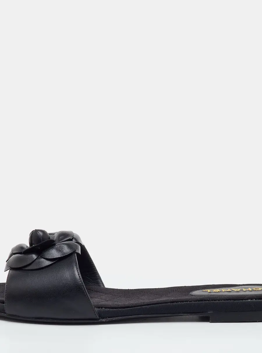 Chanel CC Camellia Size 39 Black Leather Flat Slide Sandals