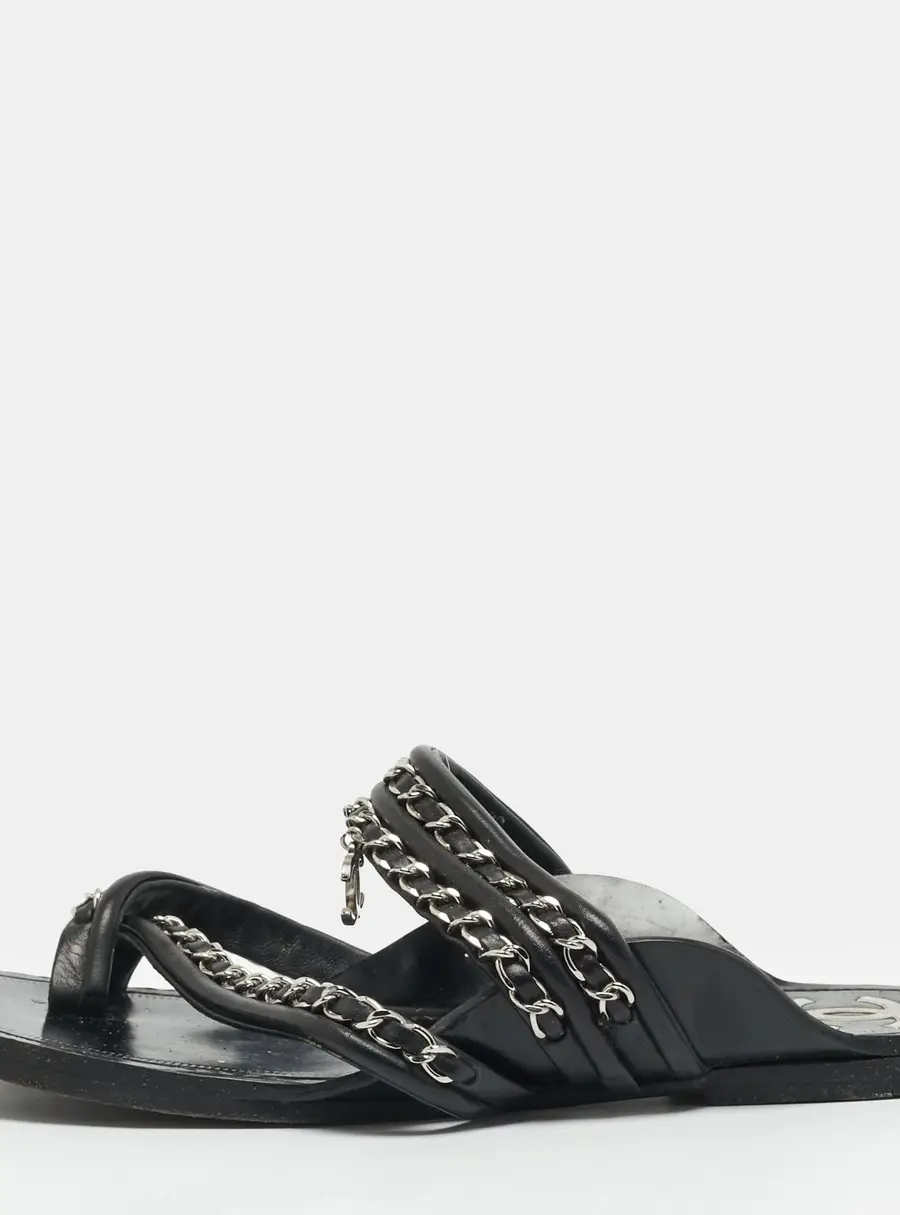 Chanel CC Size 38 Black Leather Chain Link Flat Sandals