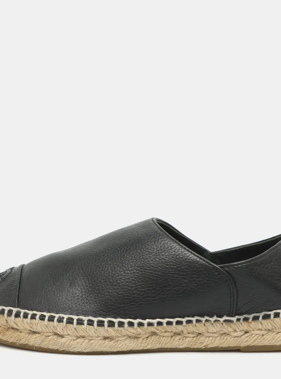 Chanel Size 38 Black Leather CC Cap Toe Slip On Espadrille Flats
