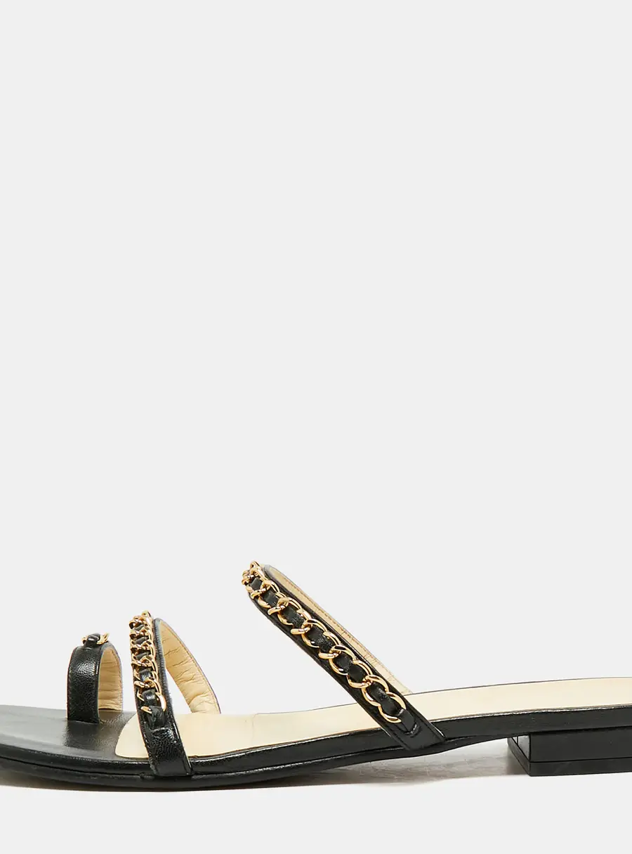 Chanel CC Size 39 Black Leather Chain Link Flat Sandals