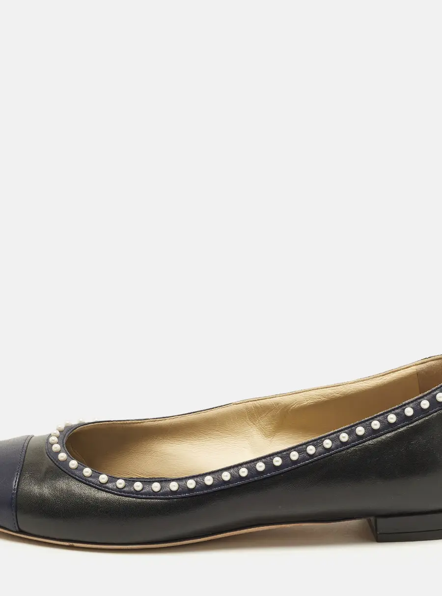 Chanel CC Size 39.5 Black/Navy Blue Leather Faux Pearl Ballet Flats