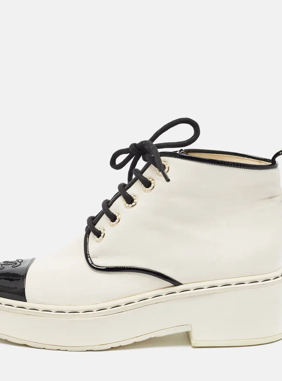 Chanel CC Size 41 White/Black Leather and Patent Leather Ankle Length Boots