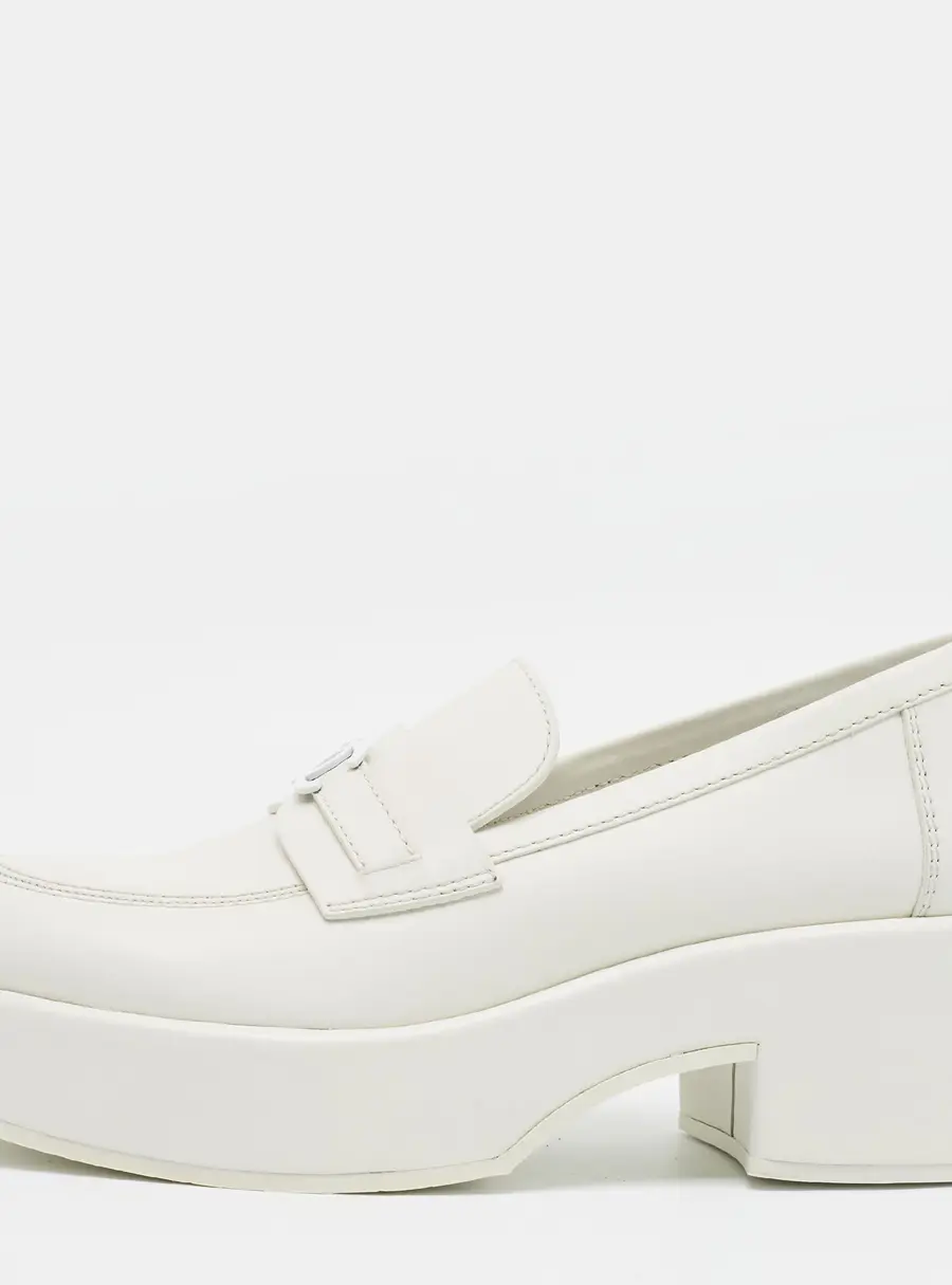 Chanel CC Size 39 White Leather Block Heel Platform Loafers