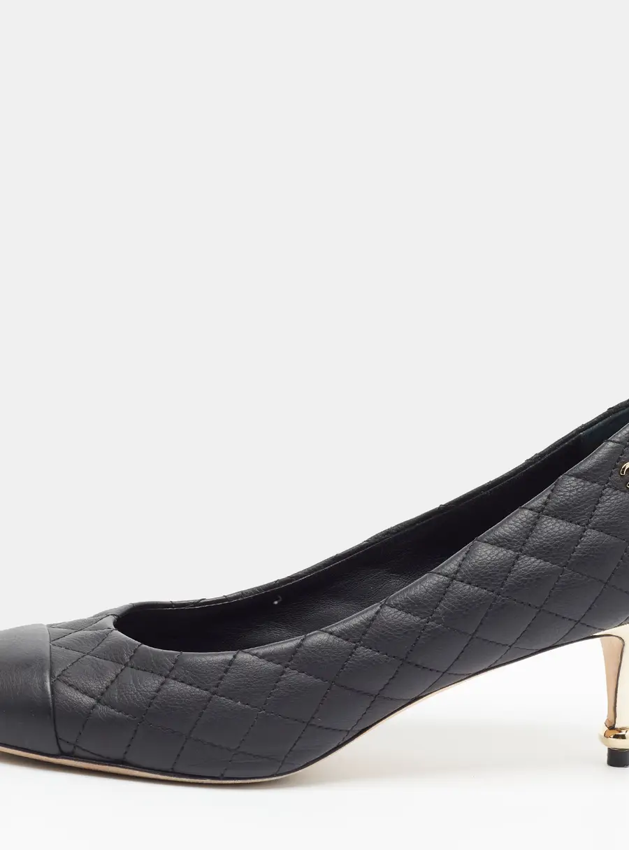 Chanel CC Size 39 Black Cannage Leather Pumps