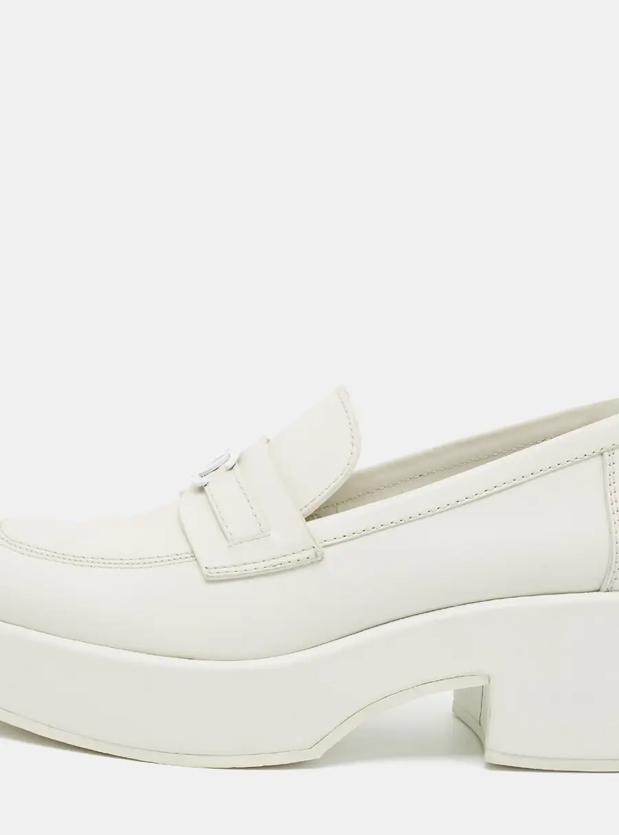 Chanel CC Size 39 White Leather Block Heel Platform Loafers