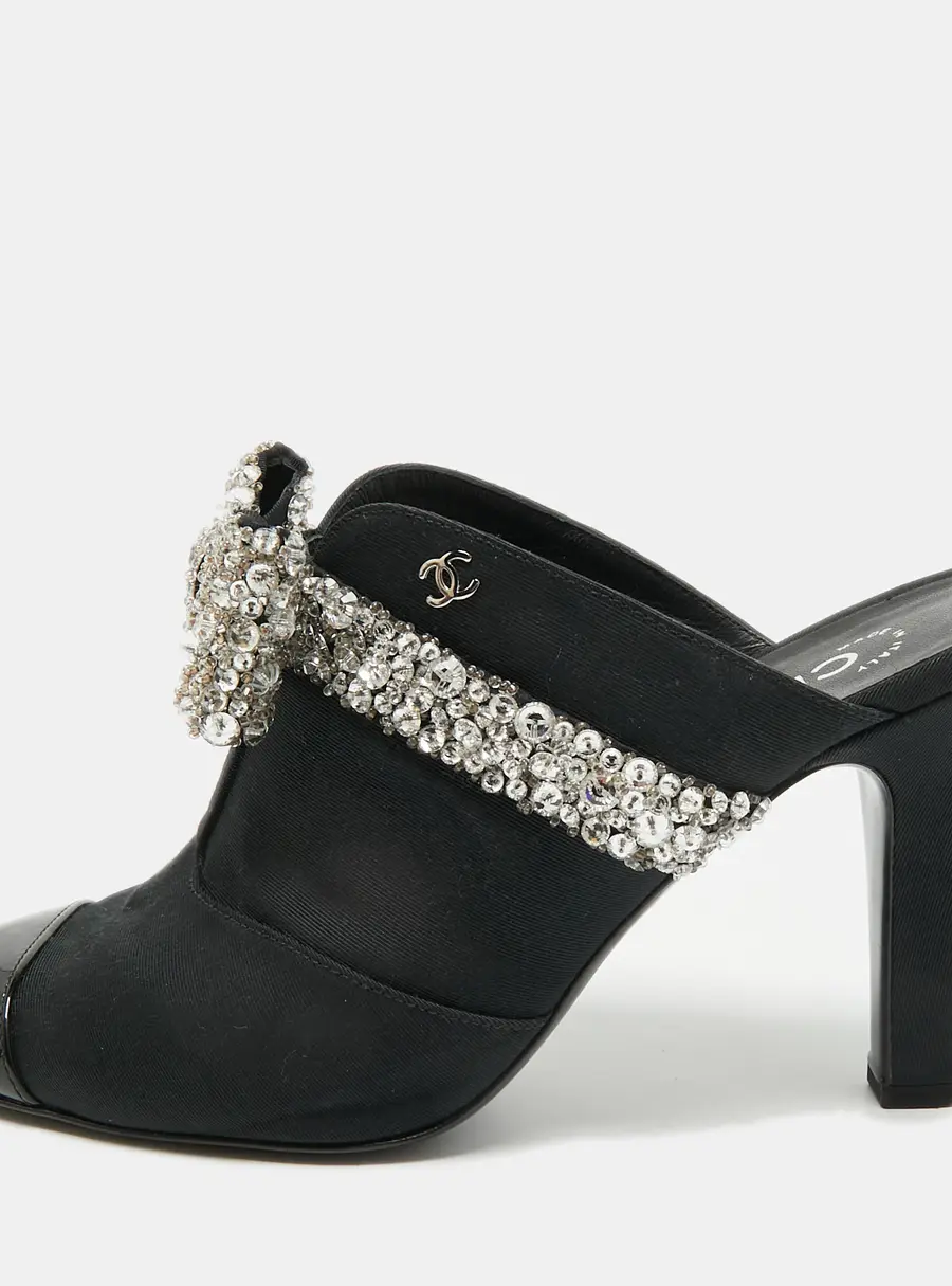 Chanel Size 39 Black Canvas and Patent Leather Bow Mules
