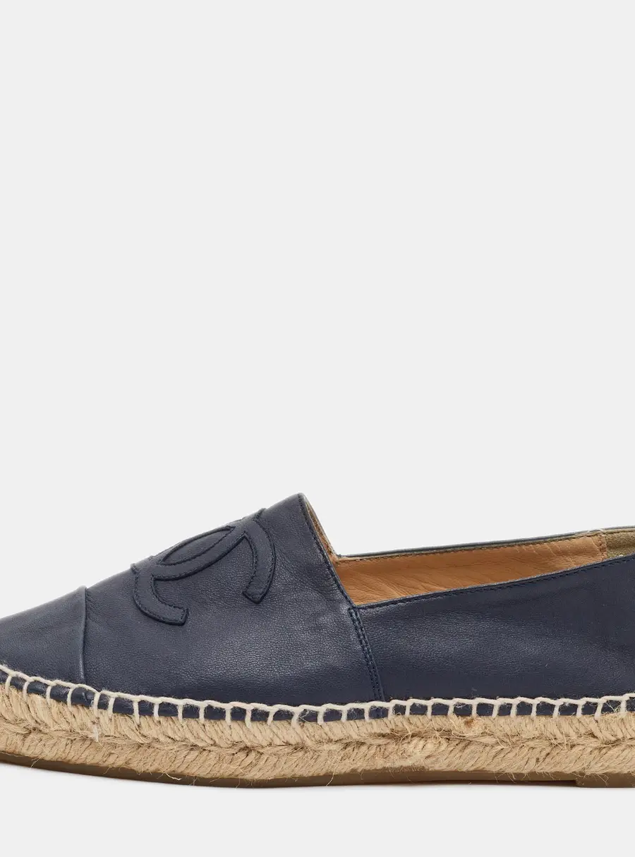 Chanel Size 37 Navy Blue Leather CC Cap Toe Slip On Espadrille Flats