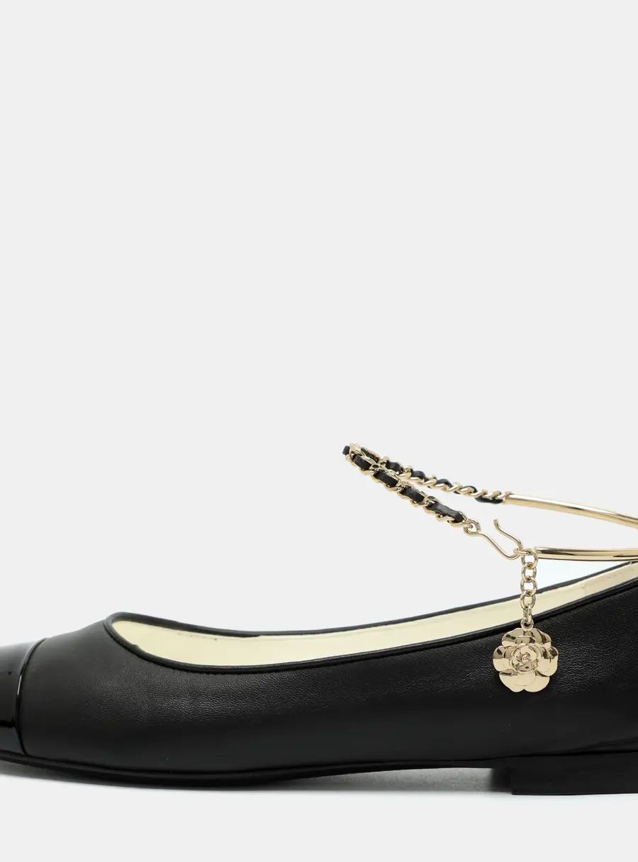 Chanel CC Size 38.5 Black Patent Leather Ankle Chain Ballet Flats