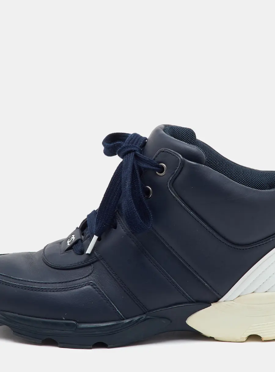Chanel Interlocking CC Size 38 Navy Blue/White Leather High Top Sneakers