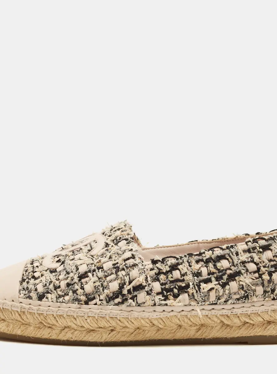 Chanel CC Size 39 Black/Pink Leather and Tweed Cap Toe Espadrille Flats