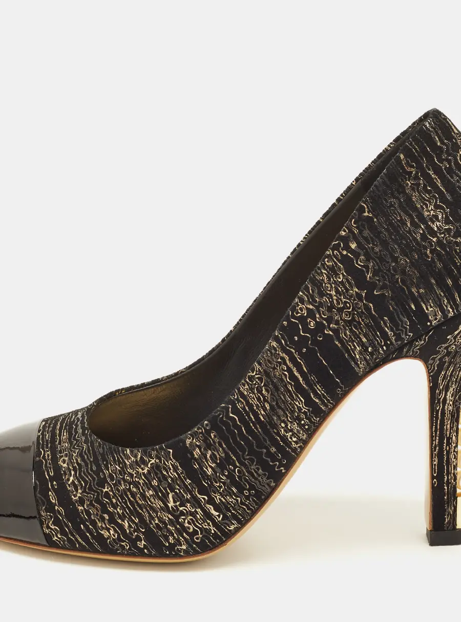 Chanel Pearl Embellished Size 38 Black/Gold Metallic Suede and Patent Leather Cap Toe Pumps