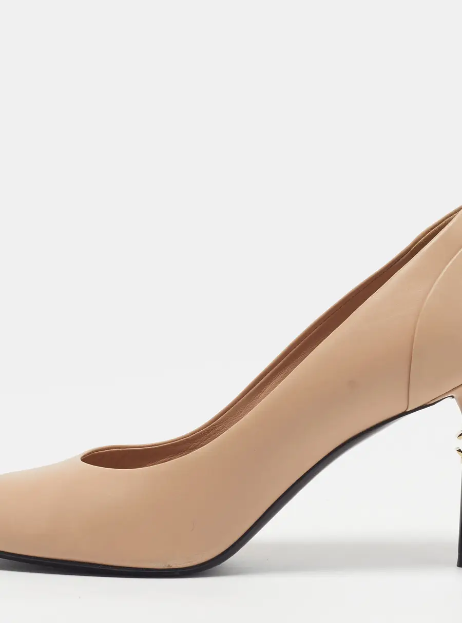 Chanel CC Size 39.5 Beige Leather Round Toe Pumps
