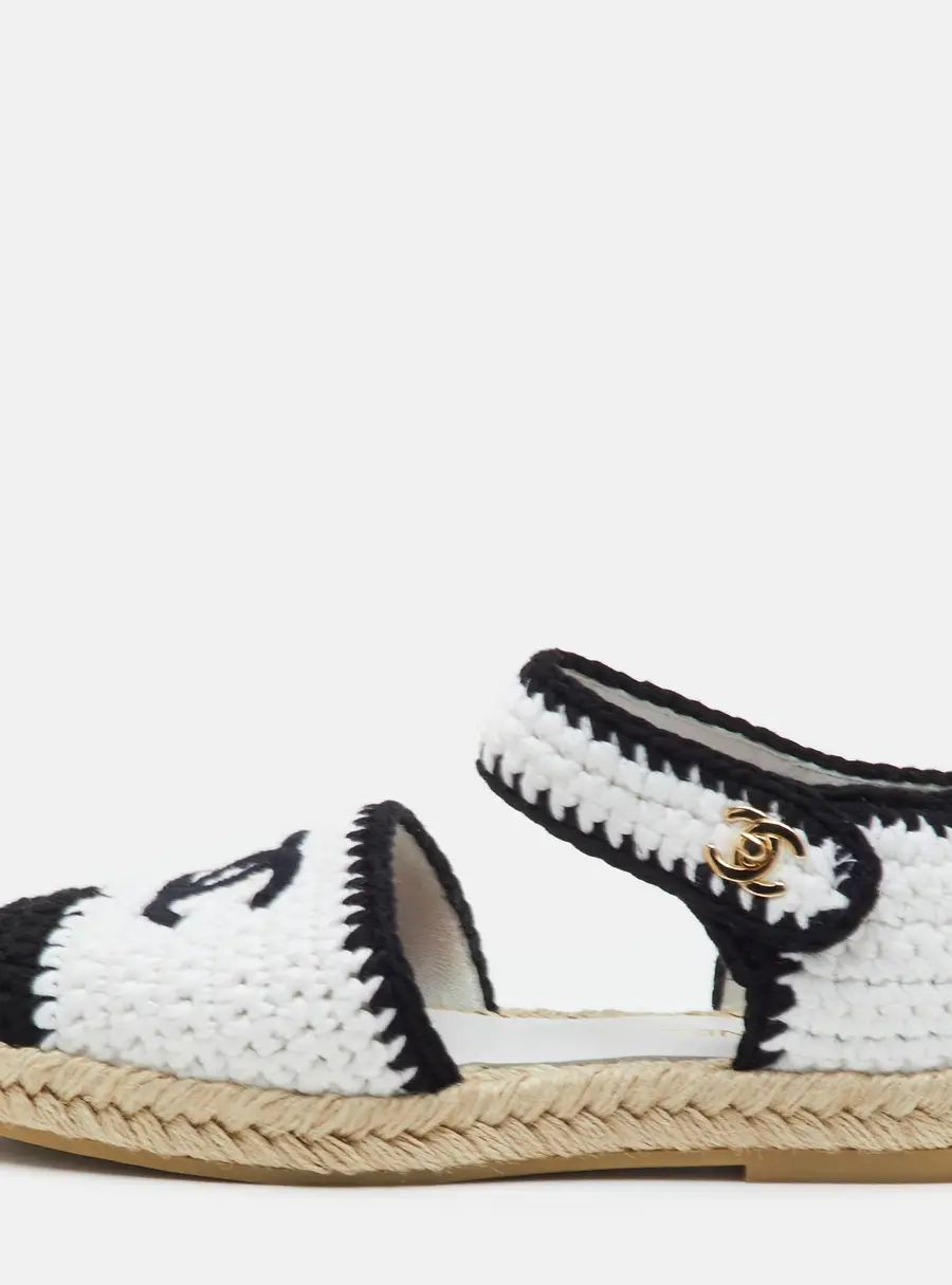Chanel 22 Size 37 Black/White Crochet Espadrille Sandals