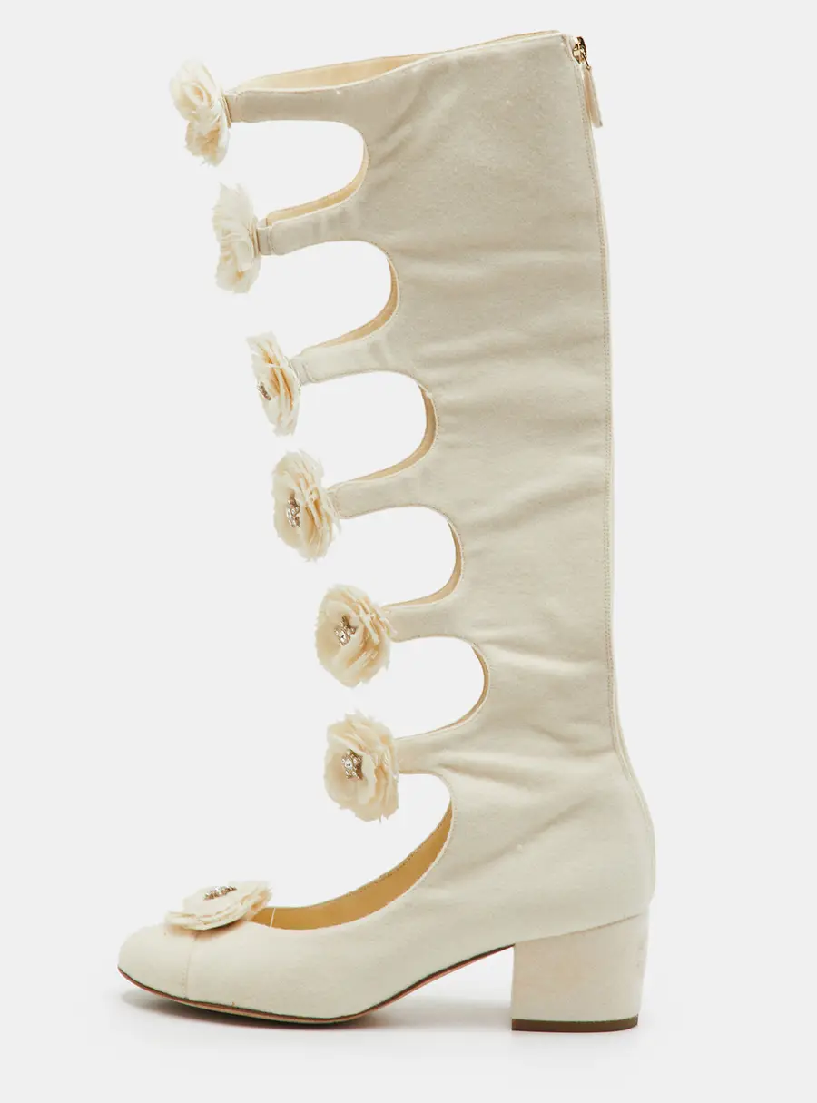 Chanel Camellia Size 39 White Fabric Cut-Out Interlocking CC Logo Knee Length Boots