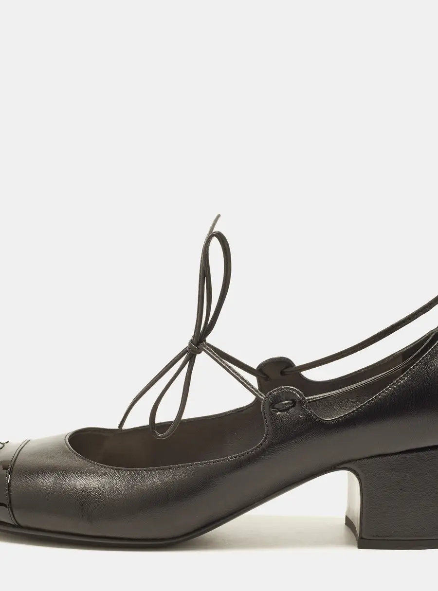 Chanel CC Size 40 Black Leather and Patent Leather Cap Toe Block Heel Pumps