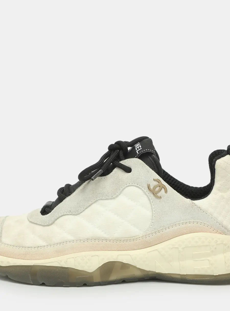 Chanel CC Size 39 White/Black Quilted Mesh and Suede Low Top Sneakers