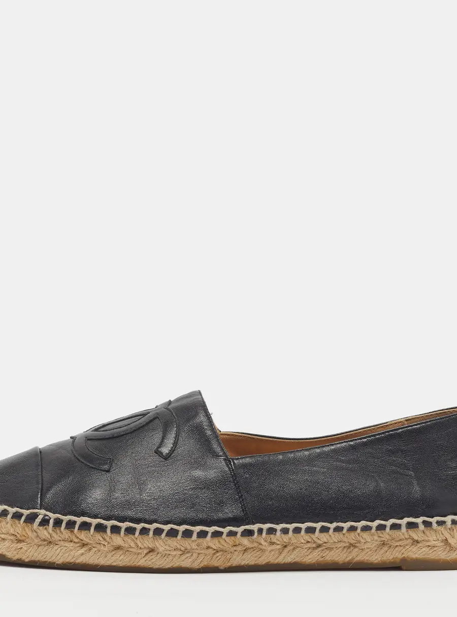 Chanel Interlocking CC Logo Size 41 Black Leather Espadrille Flats