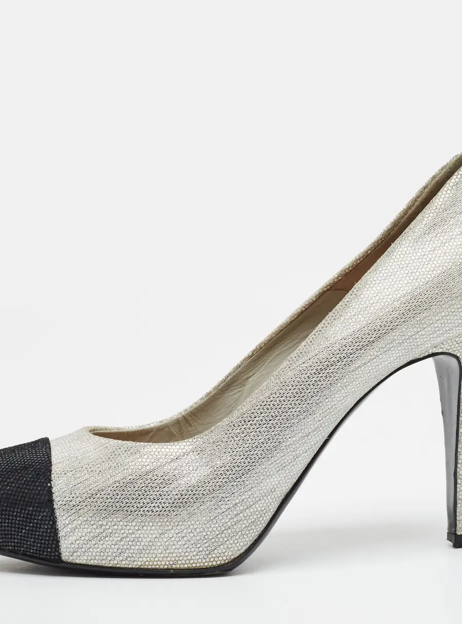 Chanel Size 38 Silver/Black Texture Suede Block Heel Pumps