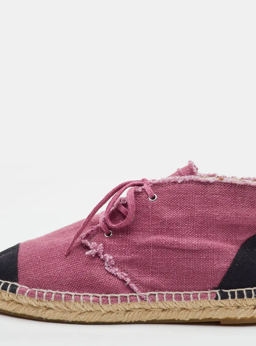 Chanel CC Size 41 Pink/Black Canvas Lace Up Espadrille Sneakers