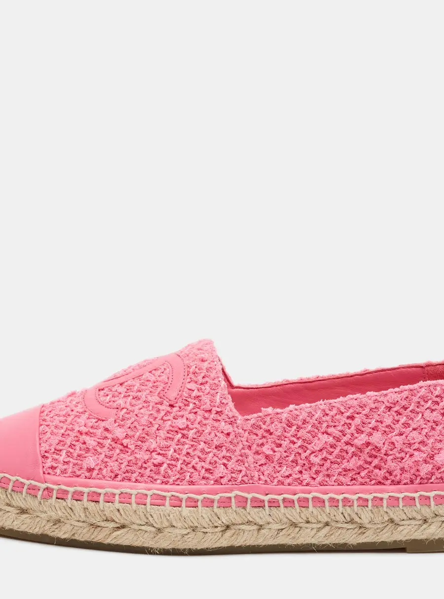 Chanel CC Interlocking Size 41 Pink Leather and Tweed Cap Toe Espadrille Flats