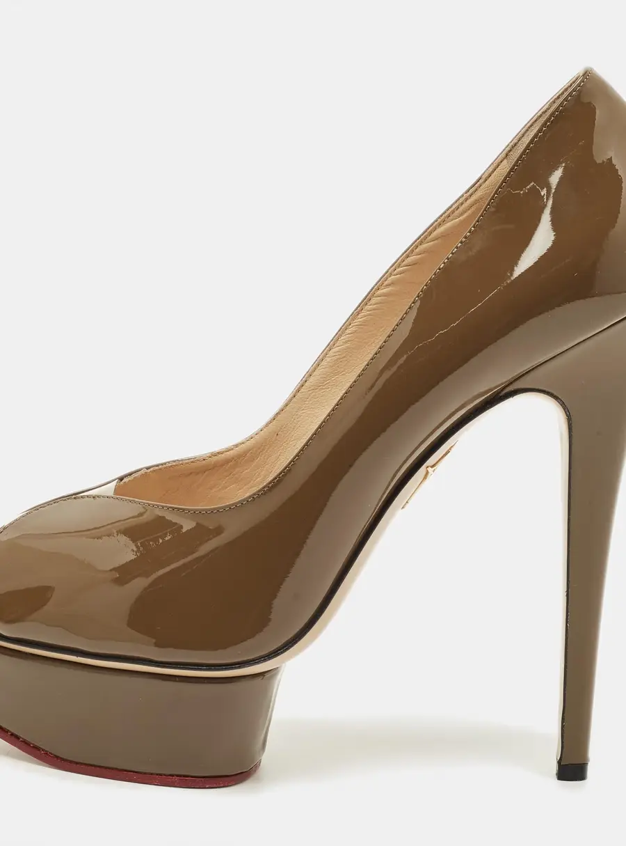 Charlotte Olympia Dolly Size 40 Green Patent Leather Platform Pumps