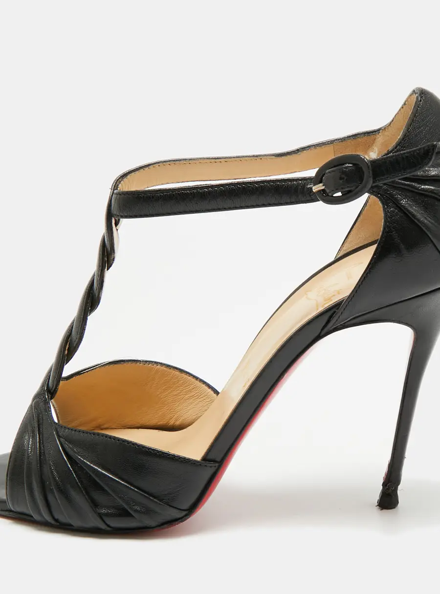 Christian Louboutin Cross Blake Size 40 Black Leather Pumps