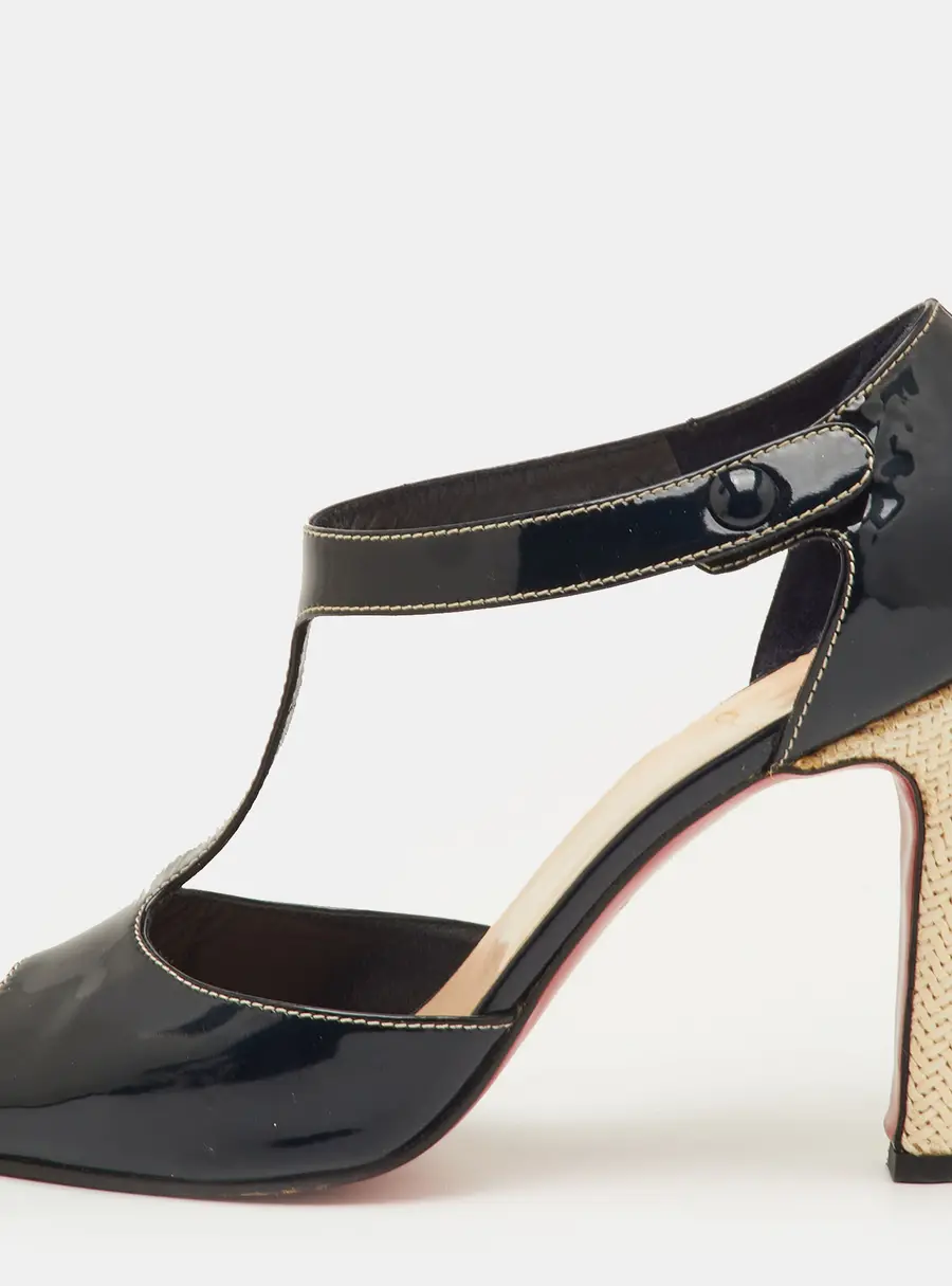 Christian Louboutin Size 40 Navy Blue Patent Leather T-Strap Peep Toe Sandals