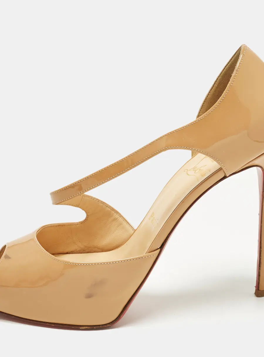 Christian Louboutin Catchy Two Size 39 Beige Patent Leather Peep Toe Pumps