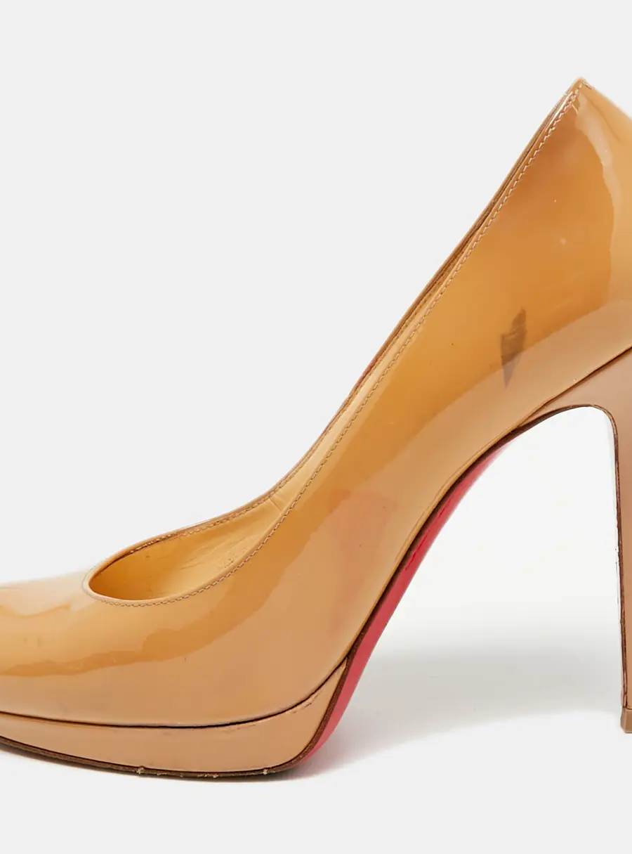 Christian Louboutin New Simple Size 37 Beige Patent Leather Pumps
