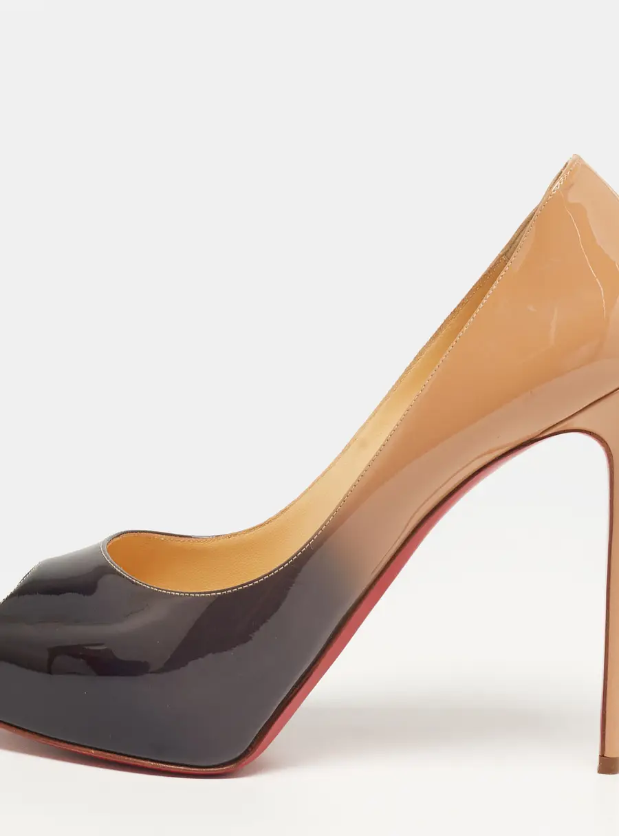 Christian Louboutin Very Prive Size 39 Beige/Black Two Tone Patent Leather Platform Peep Toe Pumps
