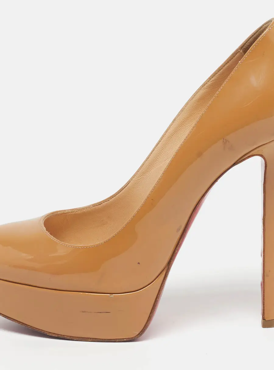 Christian Louboutin Bianca Size 36.5 Beige Patent Leather Platform Pumps