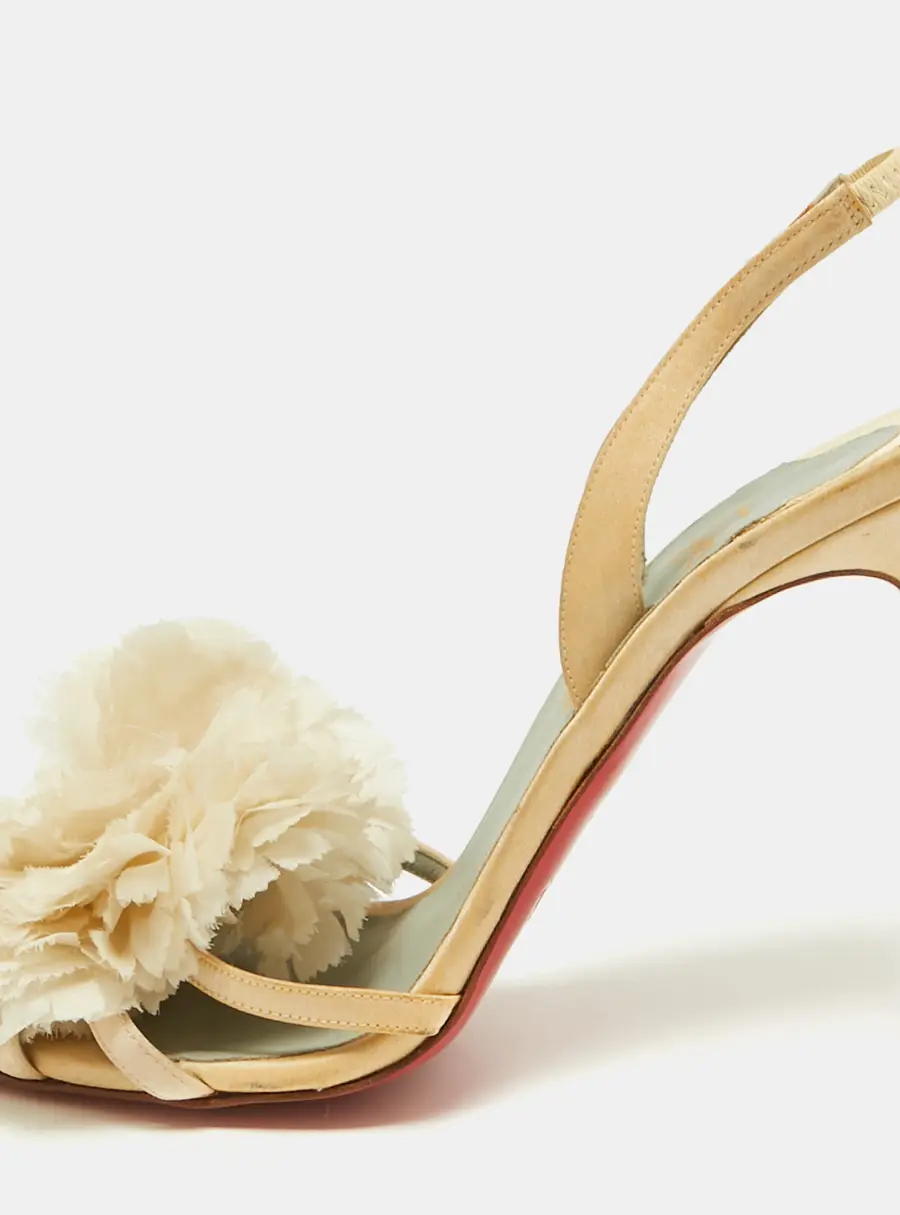 Christian Louboutin Tsarouchi 100 Size 38.5 Cream Satin Slingback Sandals