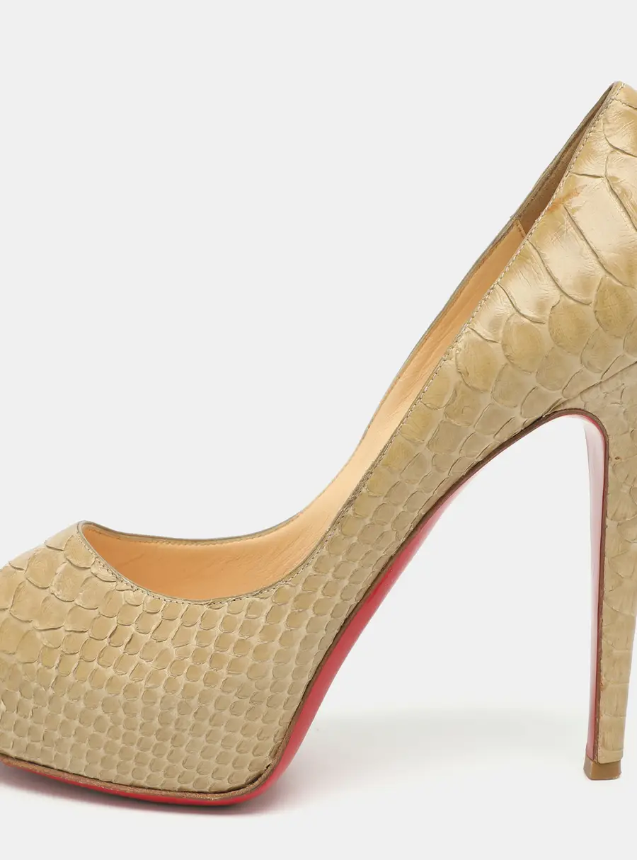 Christian Louboutin Very Prive Size 37.5 Beige Python Leather Pumps