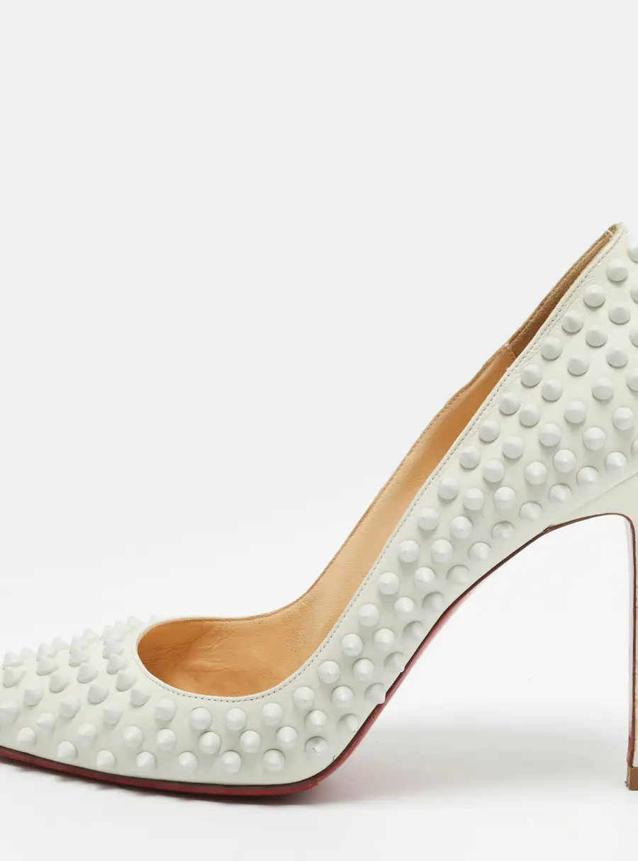 Christian Louboutin Pigalle Spikes Size 40 White Leather Pumps