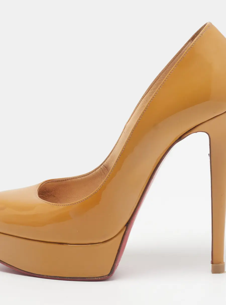 Christian Louboutin Bianca Size 37 Beige Patent Leather Platform Pumps