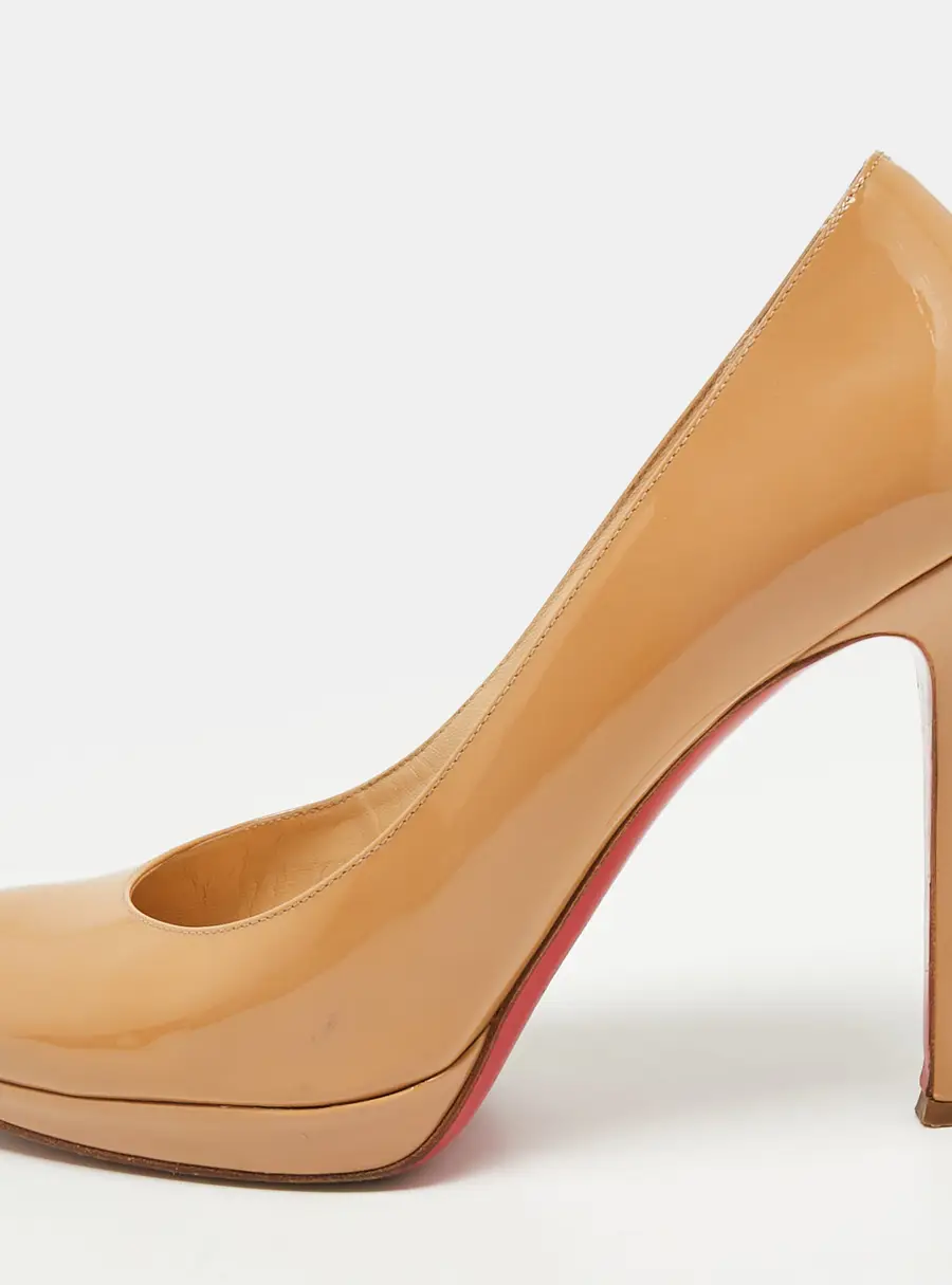 Christian Louboutin Simple Size 38.5 Beige Patent Leather Platform Pumps