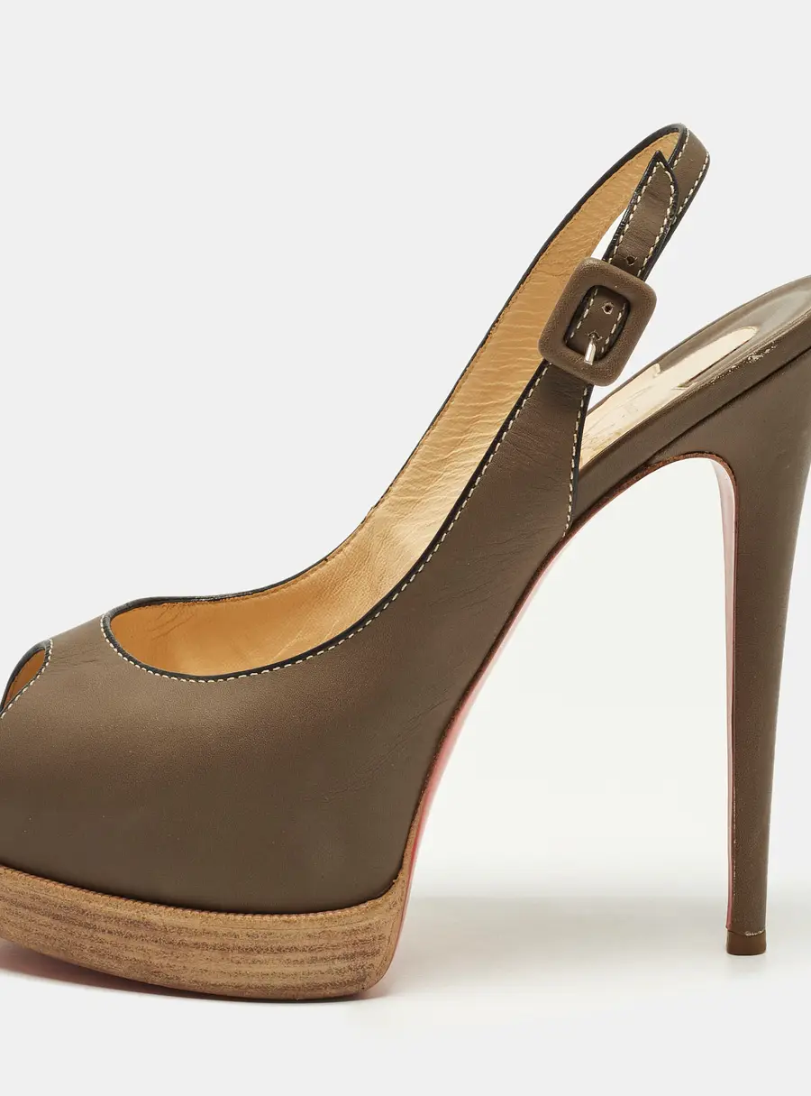 Christian Louboutin Palais Royal Trepointe Size 39 Grey Leather Platform Pumps