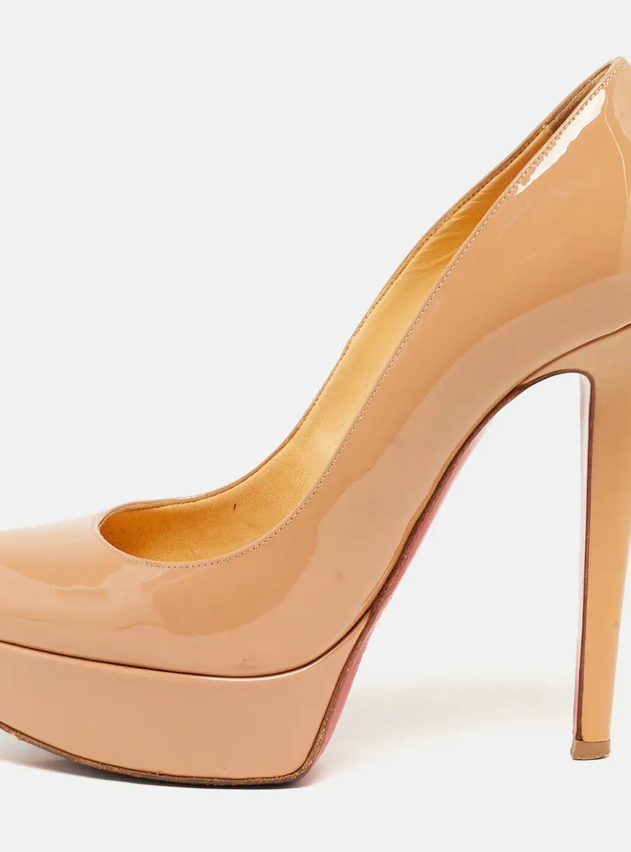 Christian Louboutin Bianca Size 35.5 Beige Patent Leather Platform Pumps