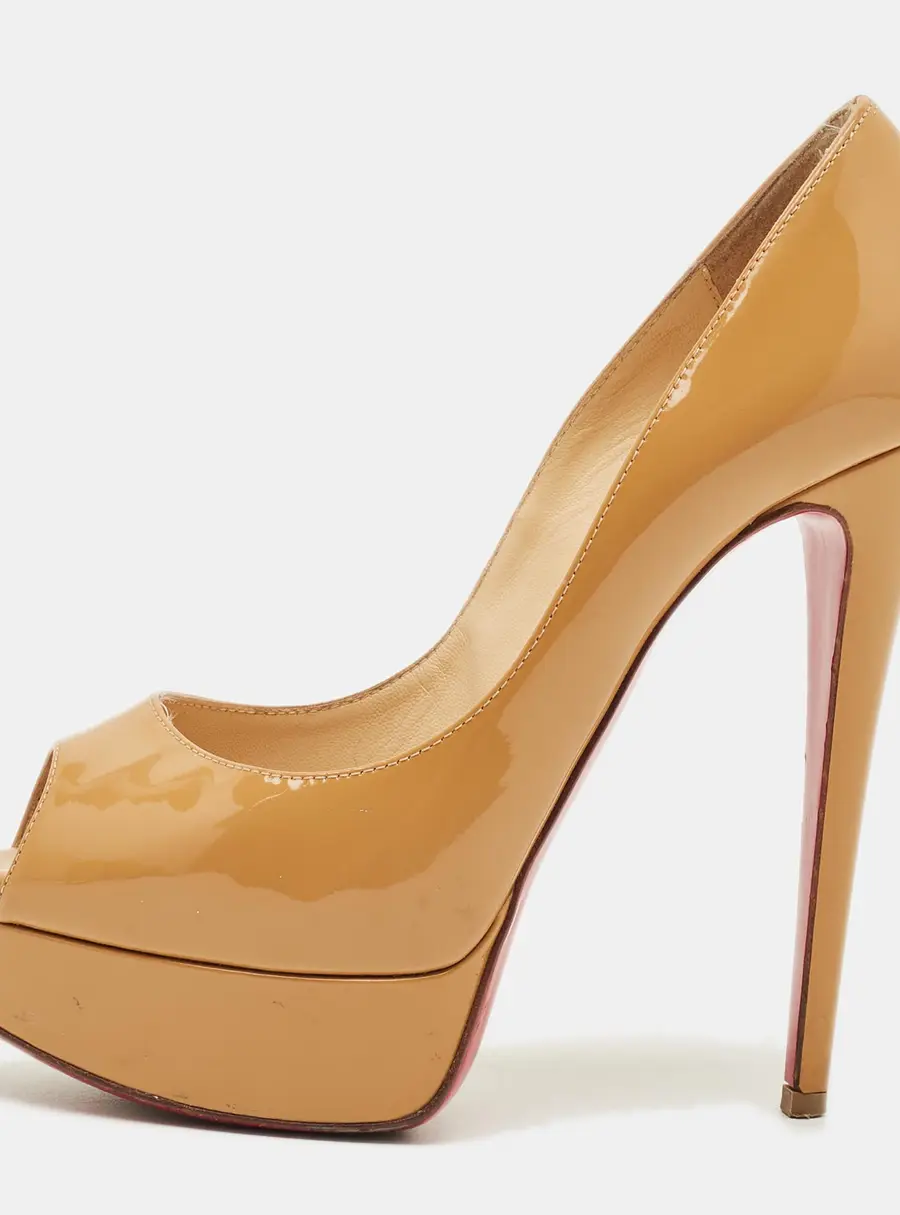 Christian Louboutin Very Prive Size 35.5 Beige Patent Leather Peep Toe Pumps