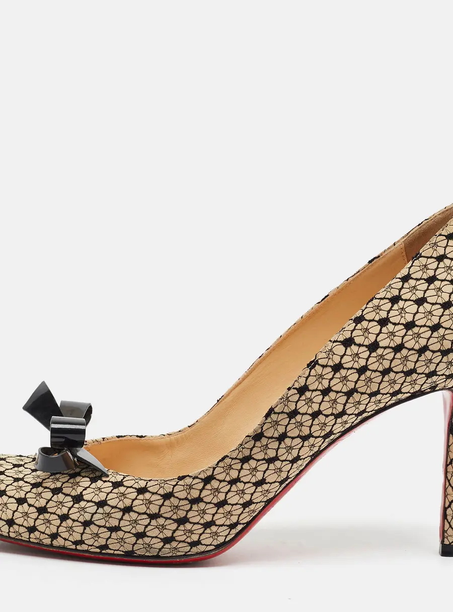 Christian Louboutin Vinodo Size 39 Beige/Black Suede Pumps