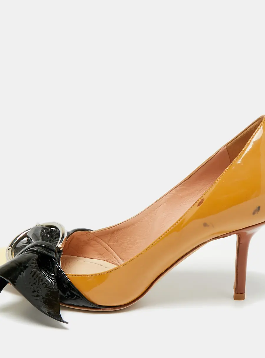 Dior Size 36.5 Beige/Black Patent Leather Pointed Toe Pumps